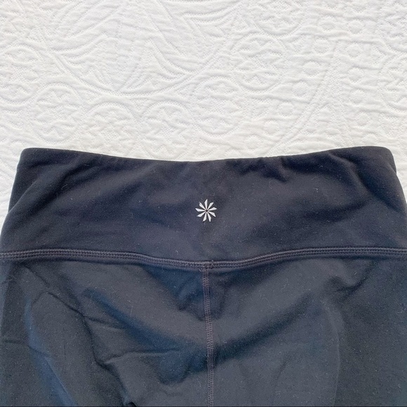 Athleta Women’s Chaturanaga Capri Crop Leggings (21" Inseam), Black - Picture 4 of 7